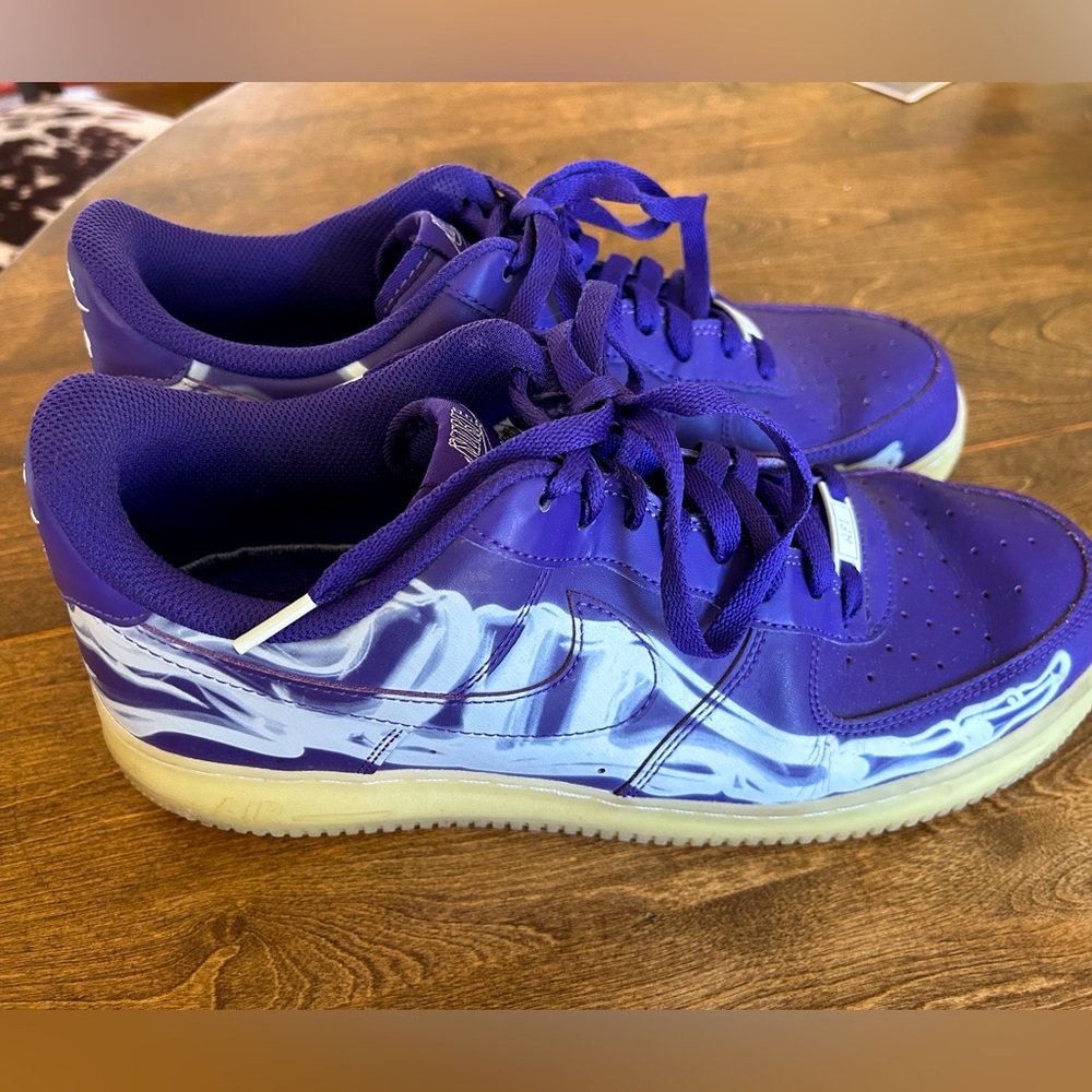 Men’s Nike Air sneakers